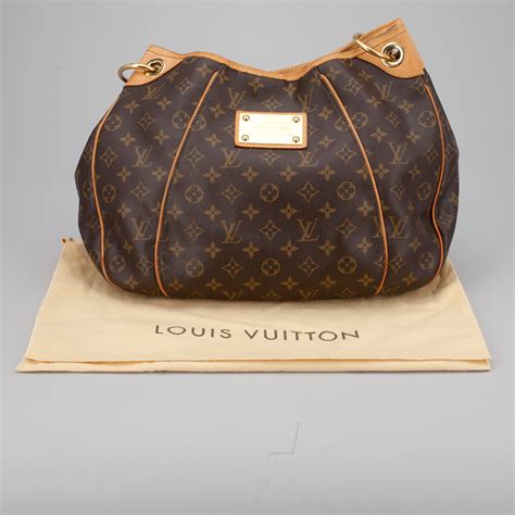 louis vuitton 101 champs elysees paris bag price|louis vuitton paris store hours.